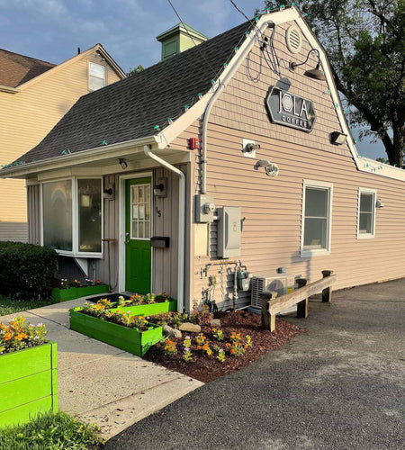 Image of the exterior of Jola Coffee.